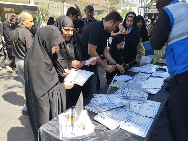 حضور جاماندگان اربعین حسینی در جوار امام مهربانی‌ها