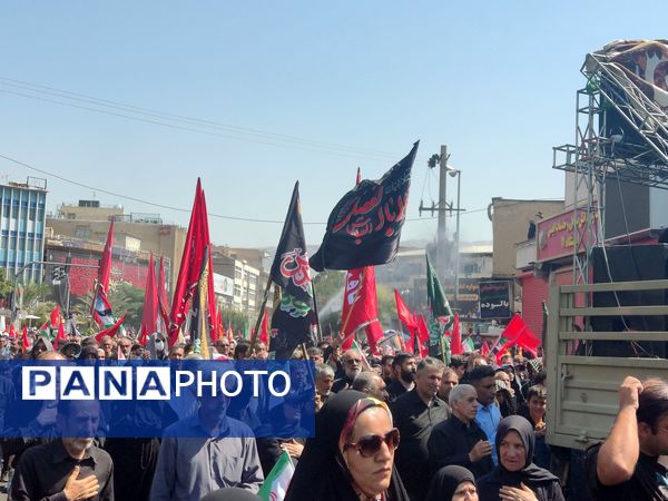 مراسم پیاده‌روی و عزاداری دلدادگان اربعین در شیراز