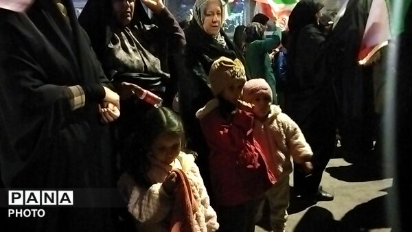 از پیر تا کودک برای حفظ  وطن آمدند-۱