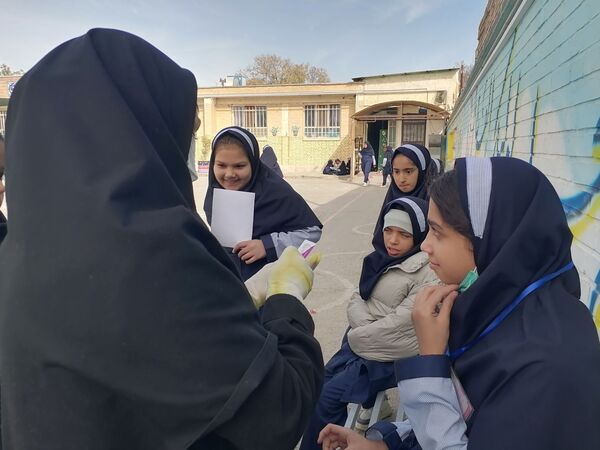 وارنیش فلوراید برای دانش آموزان دبستان ناهید نخودی 