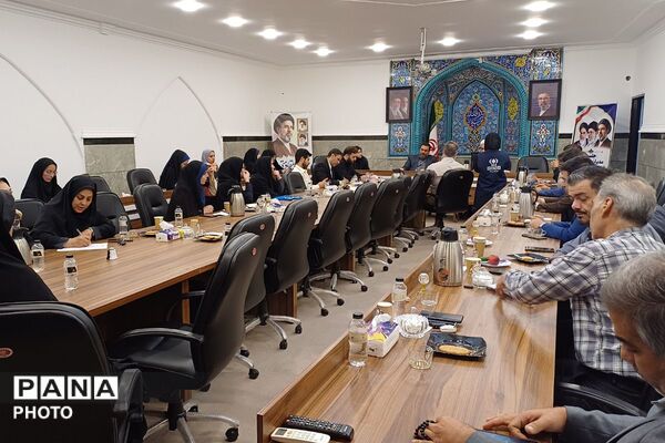 نشست مدیران مدارس ابتدایی شهر اندیشه با امام جمعه شهر اندیشه در آستانه بازگشایی مدارس
