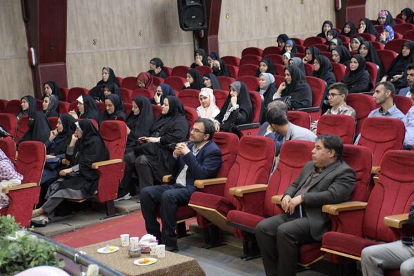 نقش بی‌بدیل مربیان تربیتی در شکوفایی نسل آینده در همایش منطقه ۵ تهران بازخوانی شد