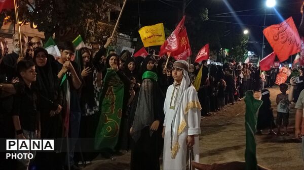به یادِ ناله‌هایی که در خرابه به زنجیر کشیده شد