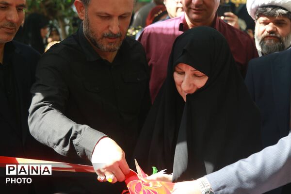 بازدید مدیرکل آموزش‌وپرورش تهران از غرفه سازمان دانش‌آموزی در آیین افتتاحیه اوقات فراغت