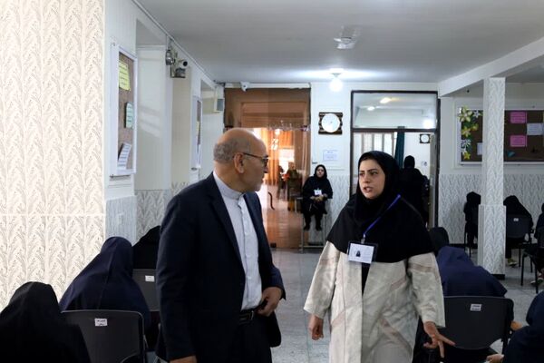 بازدید مدیرکل آموزش و پرورش از برگزاری امتحانات نهایی در یزد