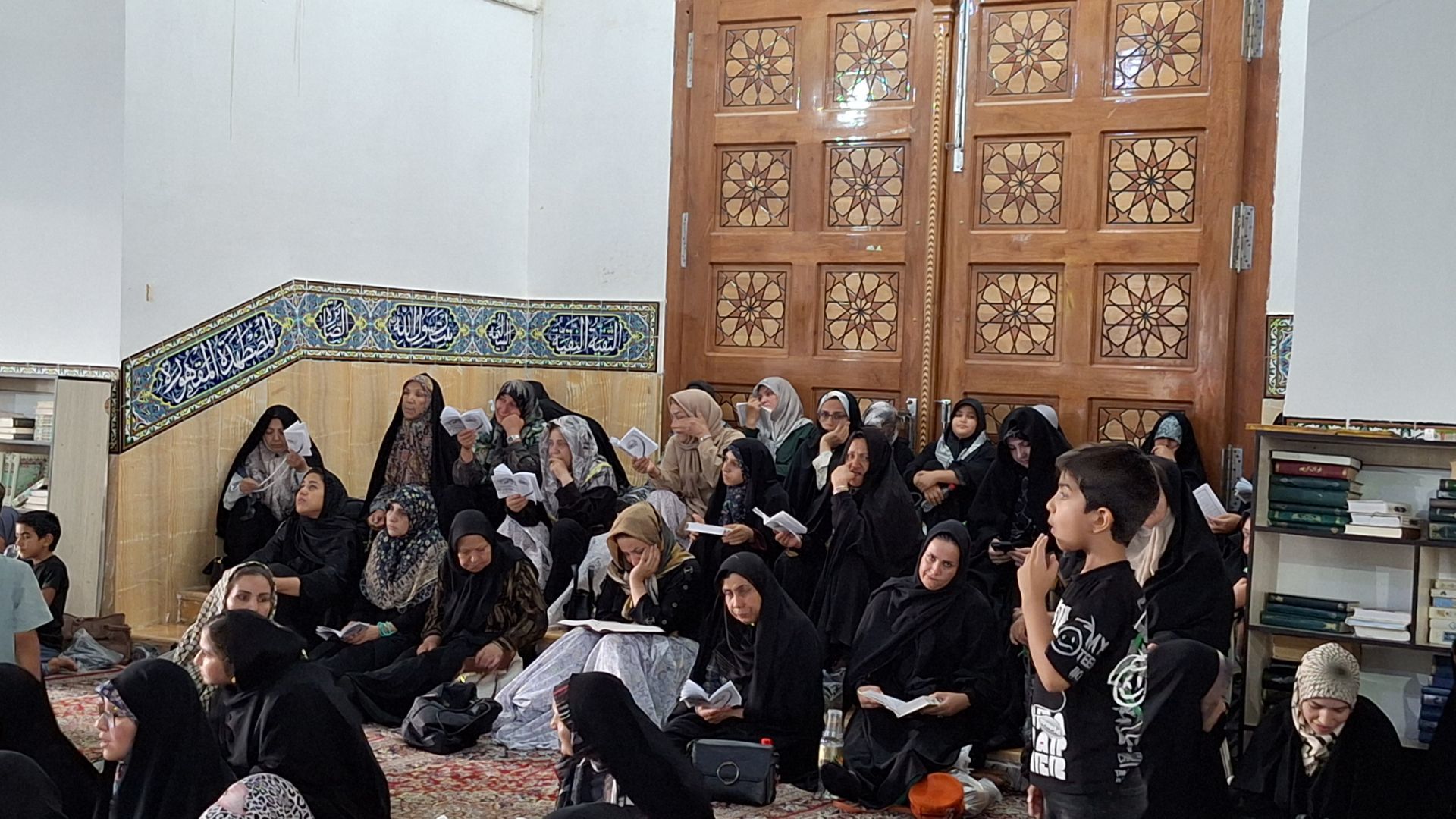 نوای عرفه در جوار امامزاده سید حمزه