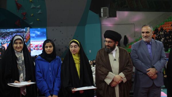 جشن میلاد حضرت فاطمه معصومه (س) و روز دختر در ورزشگاه ۶ هزار نفری انقلاب زنجان 