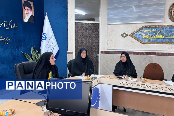 جلسه عفاف و حجاب با موضوع نقش زن در دفاع از حریم ولایت و زیست عفیفانه