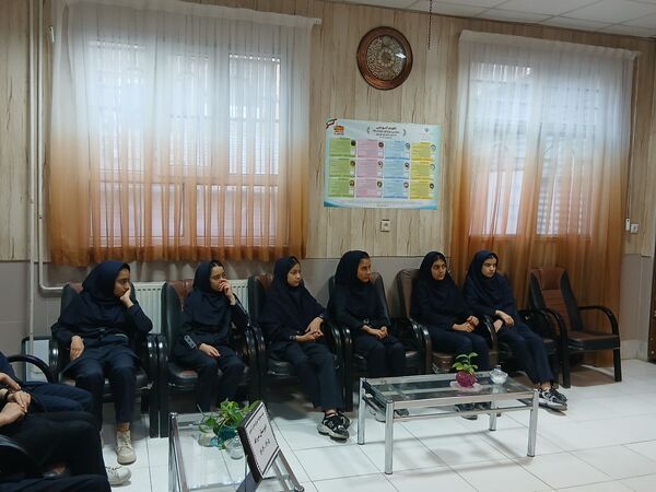 جلسه شورای دانش آموزی دبیرستان سروقد