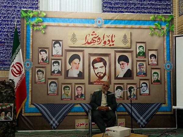 برگزاری مراسم افطار و یادمان شهدا با حضور مدیر آموزش و پرورش در مدرسه شهید مرتضوی  شهرستان قدس