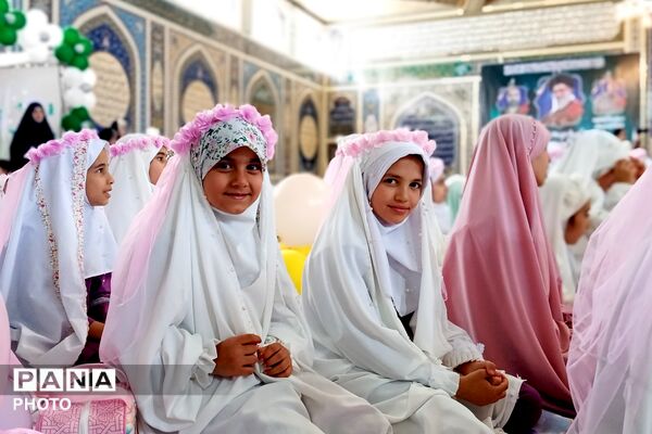 دختران نور در جشن بندگی