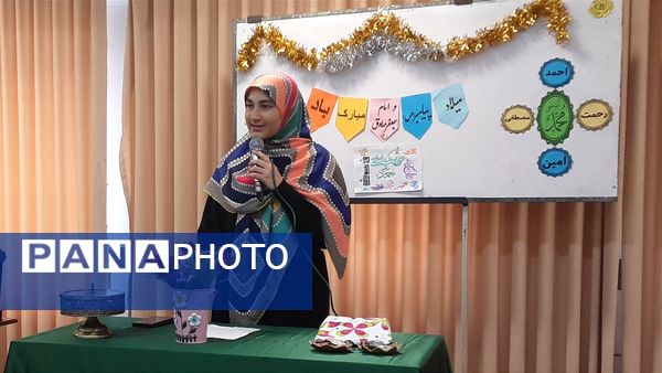 آیین تجلیل از ورودی‌های جدید دبیرستان فرزانگان قائمشهر