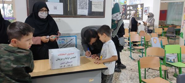 برگزاری جلسه انجمن اولیا و مربیان در دبستان هیات امنایی قرآنی مبین شیروان