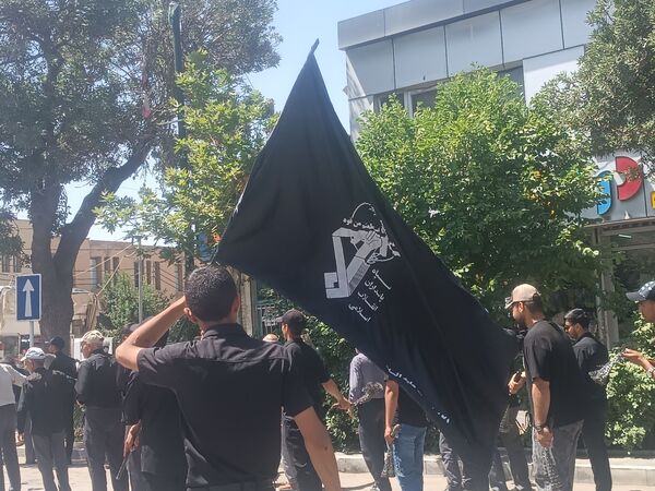 مراسم زنجیر زنی و سینه زنی به مناسبت سالگرد رحلت امام در نیشابور 