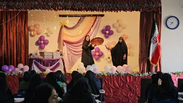 لحظه‌های متفاوت روز پرستار و ولادت حضرت زینب (س) در دبیرستان دخترانه طلیعه شاهد