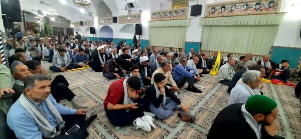 تجمع مردم اردکان در پی‌شهادت شهید سیدحسن نصرالله در پایگاه انقلاب اردکان مسجد کشکنو