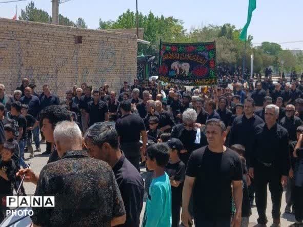 در هشتمین روز ماه محرم طنین نوای یا حسین در کوچه‌های فدافن پیچید
