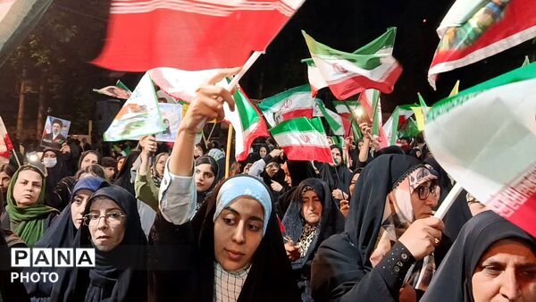 حضور پرشور فرهنگیان و دانش‌ آموزان در جشن بزرگ غدیر