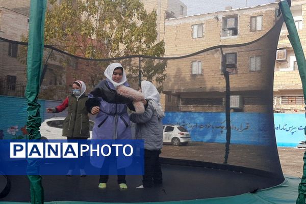 شهربازی مدرسه‌ای در دبستان عمار رباط‌کریم