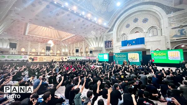 احلی من العسل؛ عطر نوجوانی در مصلای امام با یاد حضرت قاسم(ع)