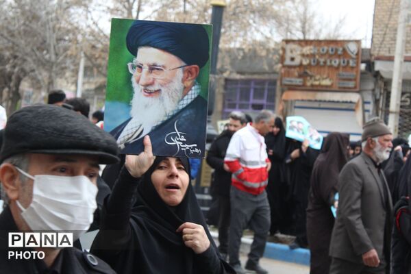 اجتماع مردم شهید پرور شهرستان فاروج در میدان رضوی در پی شهادت آیت الله العظمی امام خامنه‌ای (رضوان الله تعالی علیه) 