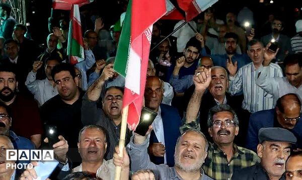 میدان امام (ره)، کانون خروش مردم در تجدید میثاق با آرمان‌ های شهیدان