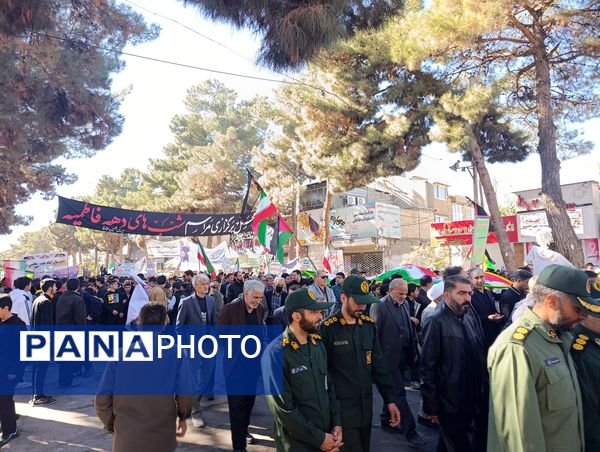 فریاد استقلال و آزادی در طنین ۱۳ آبان در تربت حیدریه