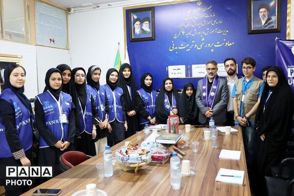 نشست معاون پرورشی و تربیت بدنی ناحیه 4 کرج با خبرنگاران دانش‌آموز پانا 