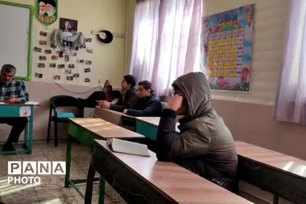 نور ایمان و رقابت؛ مسابقات قرآن، عترت و نماز دانش‌آموزان پسر در منطقه کهریزک 