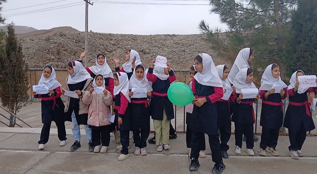 برگزاری جشن دهه فجر با برنامه‌های ورزشی و فرهنگی در دبستان شهید ابوالفضل