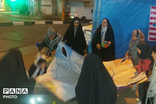 نود و دومین شب ایستادگی مردم فیروزکوه؛ نماز استغاثه برای تعجیل در ظهور امام زمان (عج) اقامه شد