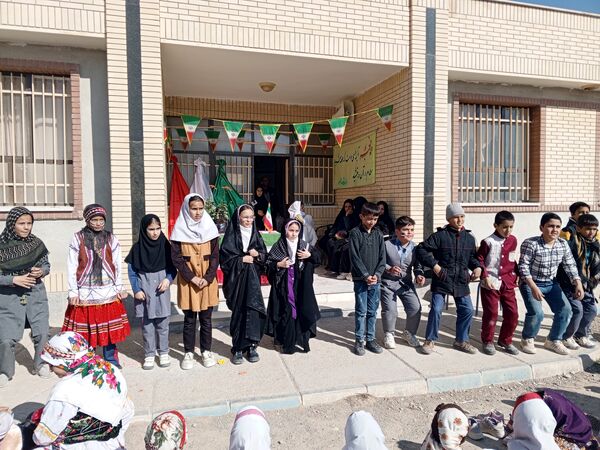 جشن دهه فجر در مدرسه شهید معتمدی