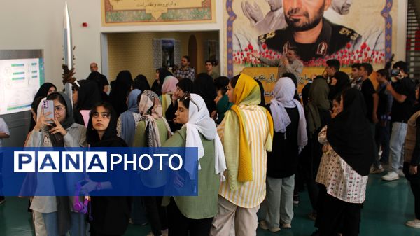 بازدید دانش‌آموزان زنجانی از سازمان هوا فضای سپاه 