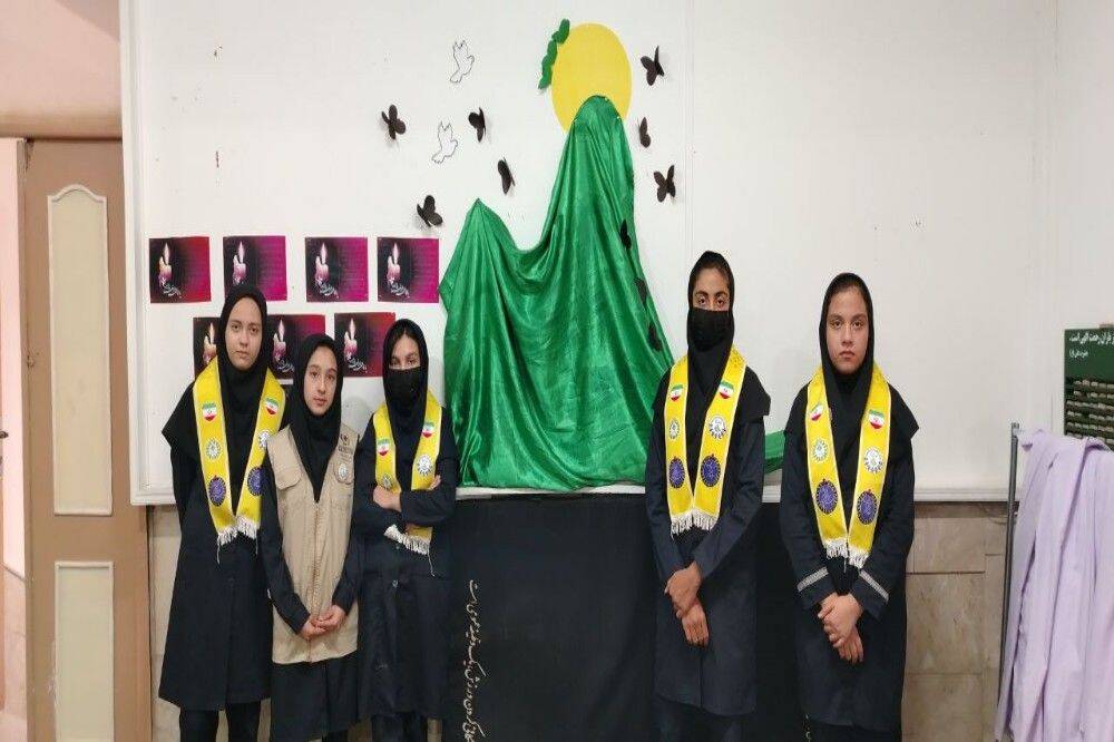 فضا سازی مدرسه شهید مجید دهنوی نیشابور به مناسبت ایام فاطمیه 