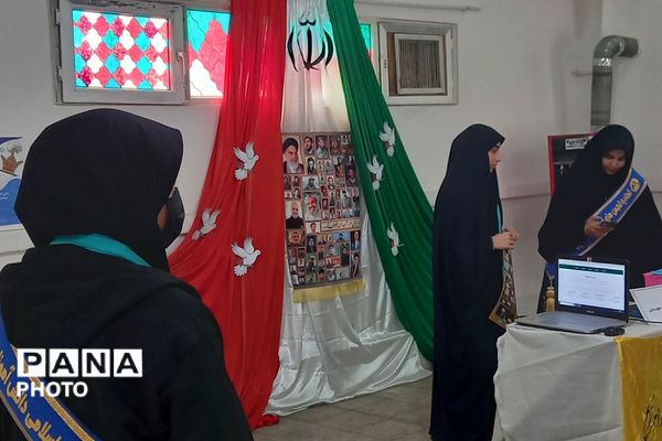 برپایی مدرسه انقلاب در هنرستان قدس ناحیه دو شهرری 