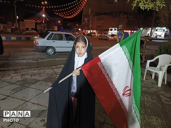 به احترام یار دبستانی ایست