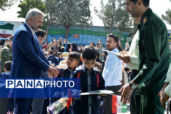 برگزاری جشن شکوفه‌های کلاس اولی دربهارستان‌دو