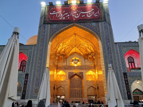 کبوتر حرم مشهد مقدس