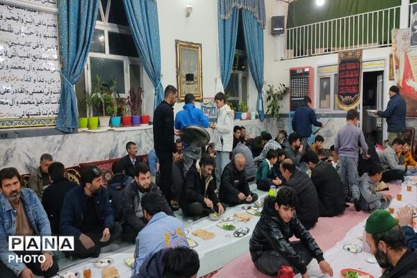 سفره های ساده افطاری در شهر بار نیشابور