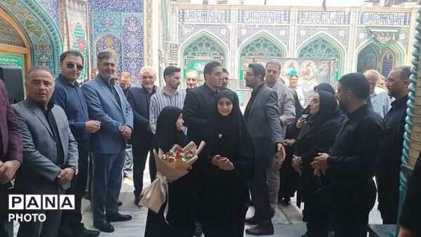  تجدید میثاق وزیر آموزش و پرورش با شهدا در امام زاده یحیی (ع) سمنان