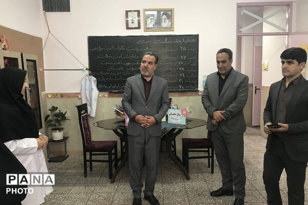 افتتاح اتاق بهداشت به مناسبت هفته سلامت در دبستان حنانه شهرری
