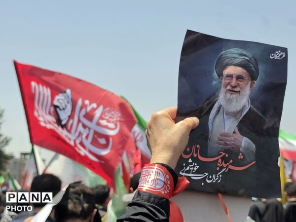 قاب هایی از لحظات وداع با آقای شهید