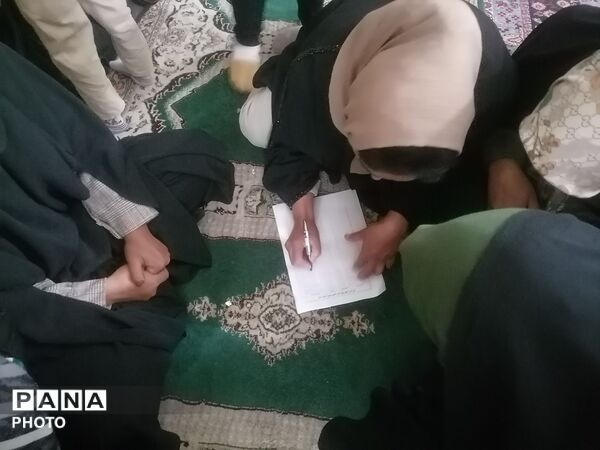 جلسه انجمن اولیا و مربیان دبستان شهید سید خلیل رضوی درحسینیه شهربار
