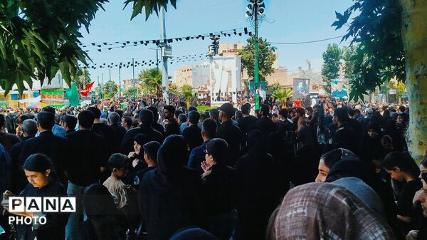 تجلی عشق حسینی مردم کوهدشت در روز عاشورا
