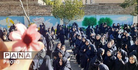 شروع پرشور سال تحصیلی در دبیرستان شاهد دخترانه الیگودرز