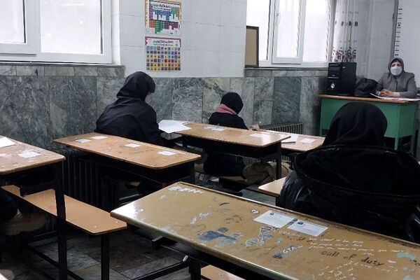 امتحانات نوبت اول در مدرسه حضرت زینب(س) ناحیه یک شهرری