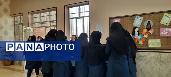 برگزاری انتخابات شورای دانش‌آموزی در دبیرستان شاهد طالقانی