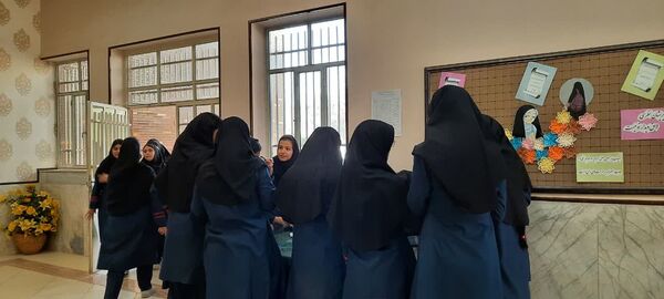 برگزاری انتخابات شورای دانش‌آموزی در دبیرستان شاهد طالقانی