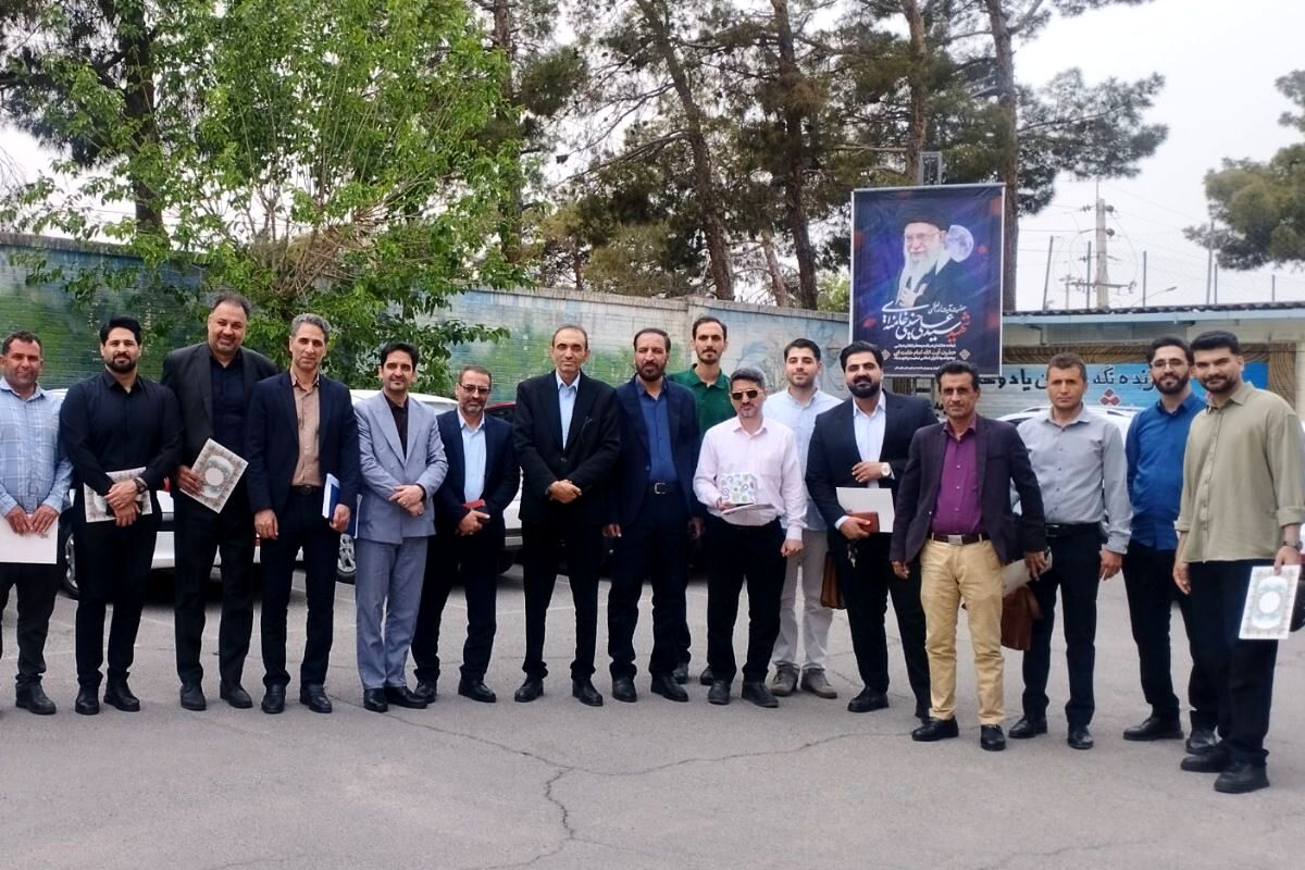 بزرگداشت هفته معلم و تقدیر از خدمات ارزنده مشاوران در بهارستان‌دو
