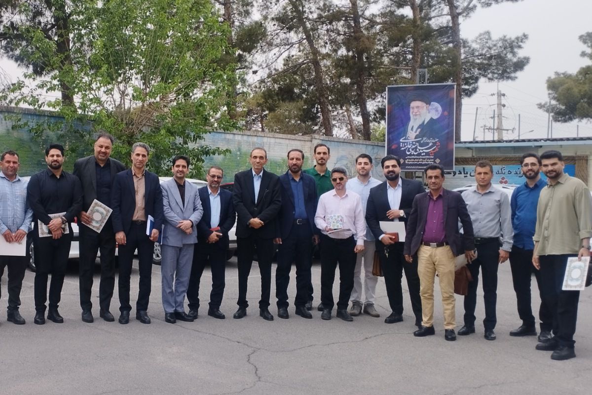 بزرگداشت هفته معلم و تقدیر از خدمات ارزنده مشاوران در بهارستان‌دو